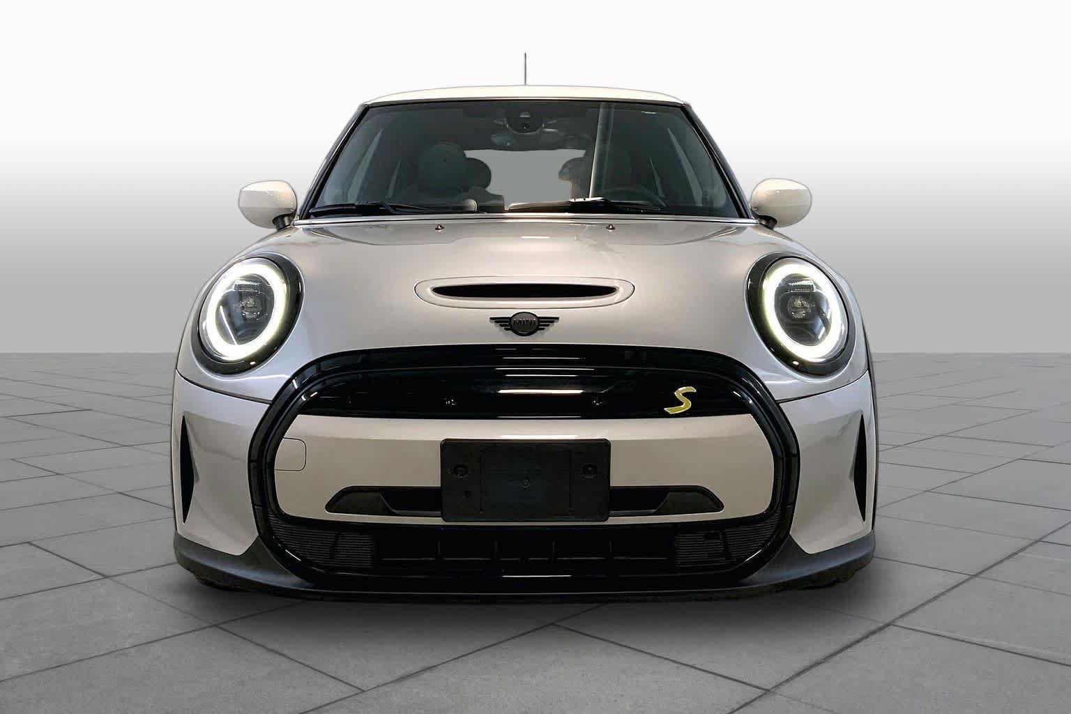 Used 2024 MINI Cooper SE w/ Signature Upholstery Package FWD image 3