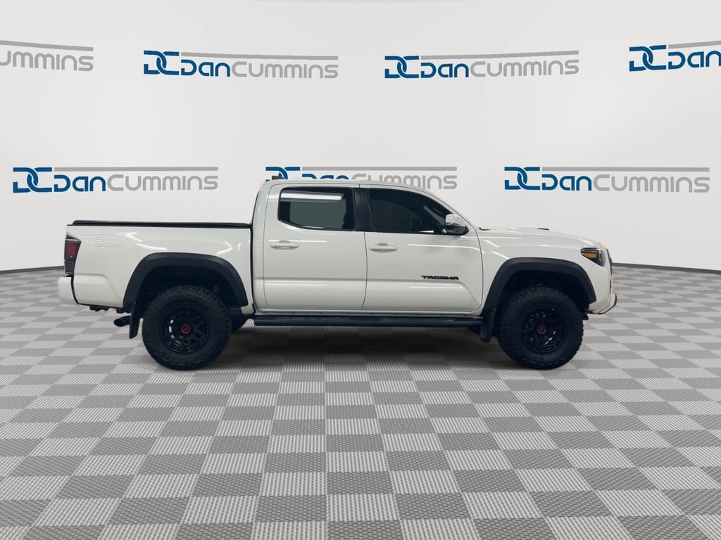 Used 2023 Toyota Tacoma TRD Pro AWD/4WD image 9