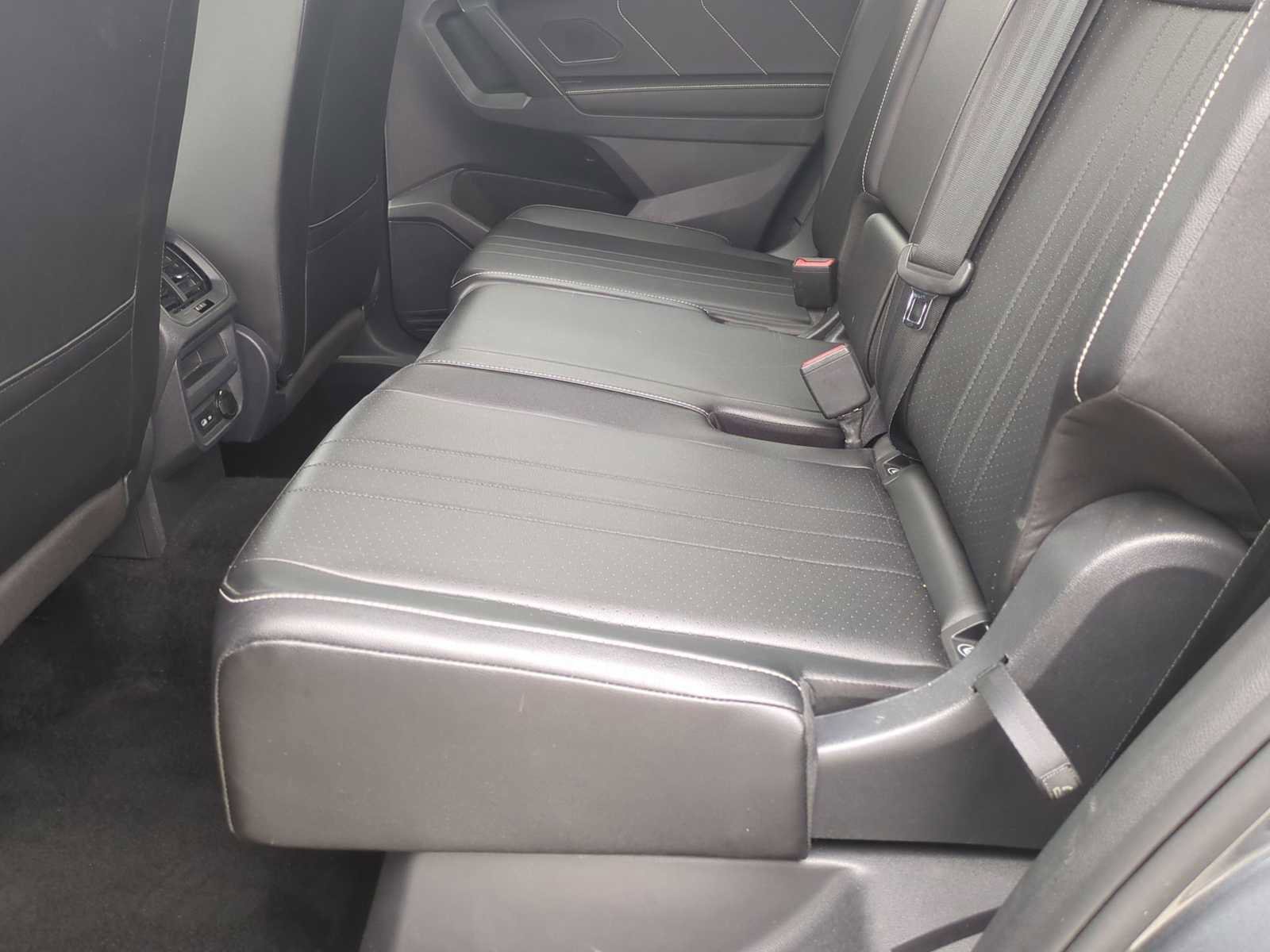 Used 2024 Volkswagen Tiguan SE image 24