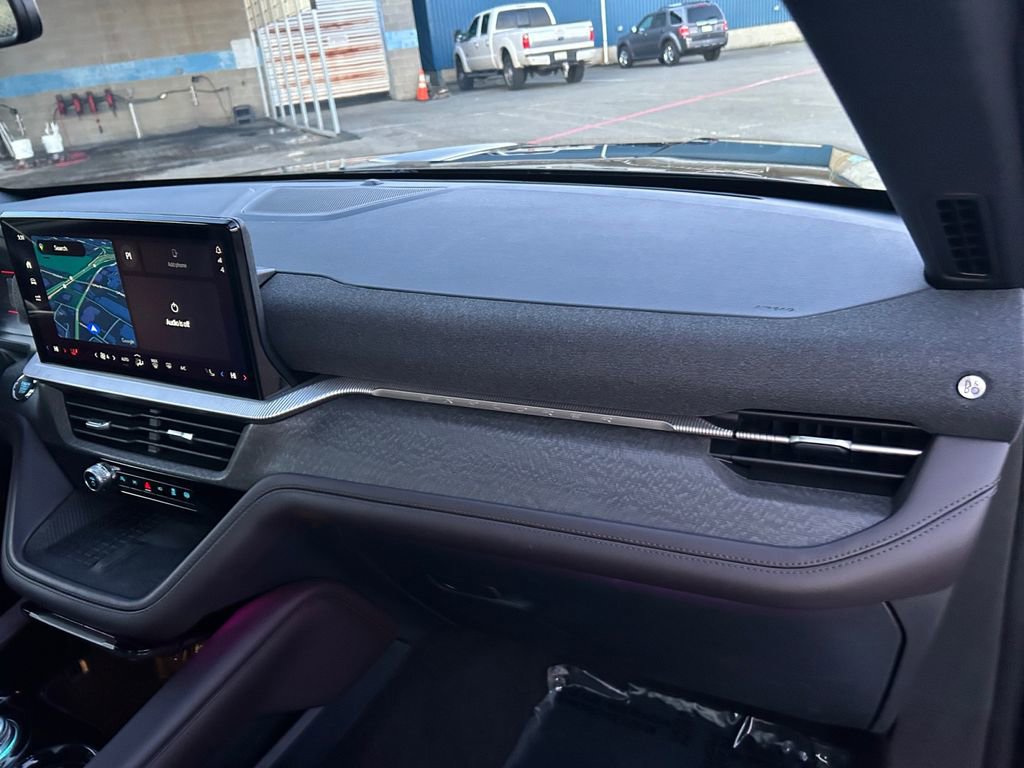 Used 2025 Ford Explorer Platinum w/ LUX Leather Package AWD/4WD image 26