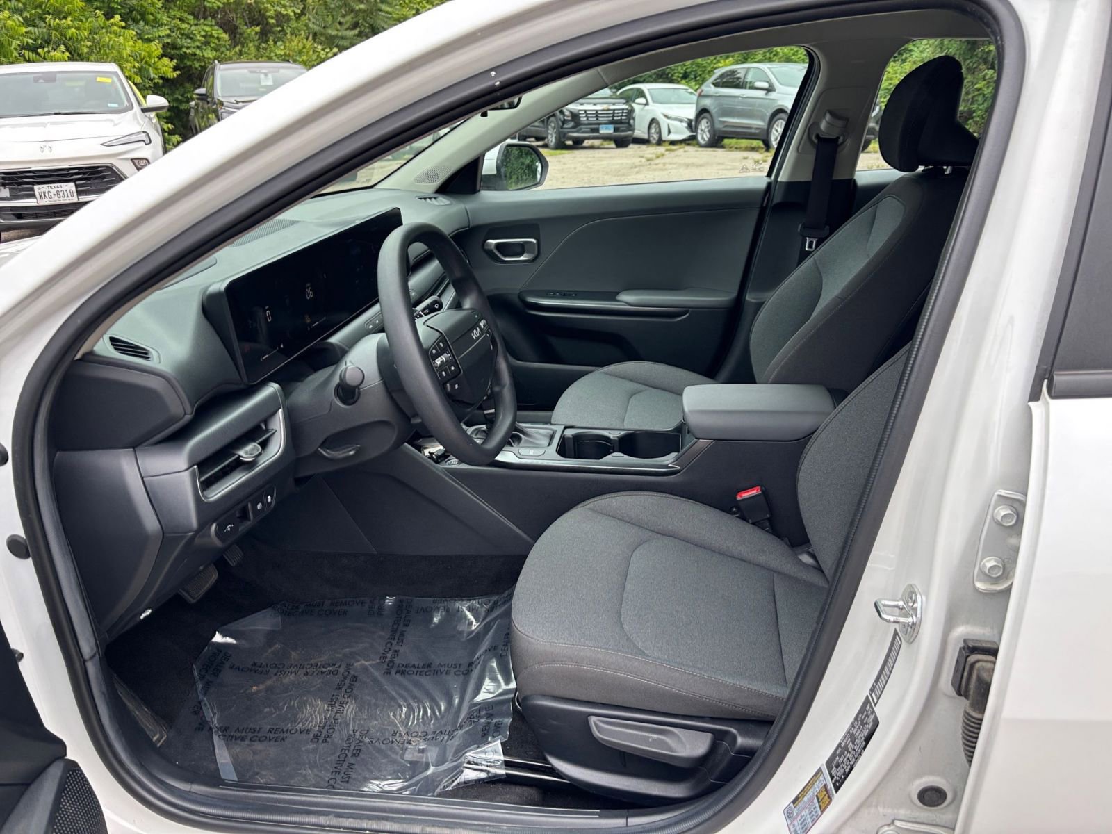 Used 2025 Kia K4 FWD image 27