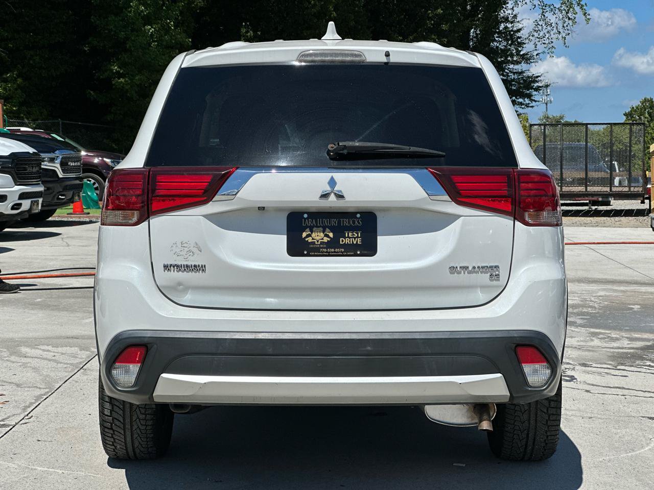 Used 2017 Mitsubishi Outlander SE AWD/4WD image 6