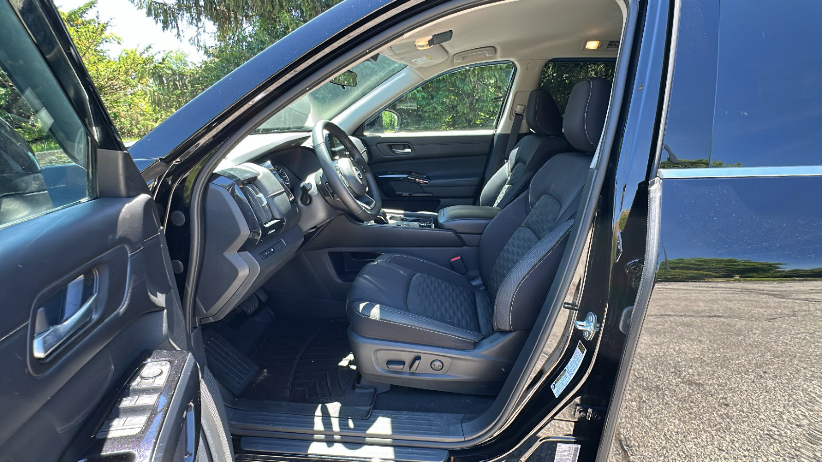 Certified 2022 Nissan Pathfinder SV AWD/4WD image 12