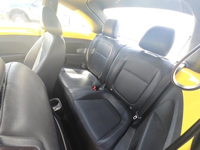Used 2013 Volkswagen Beetle TDI FWD image 11