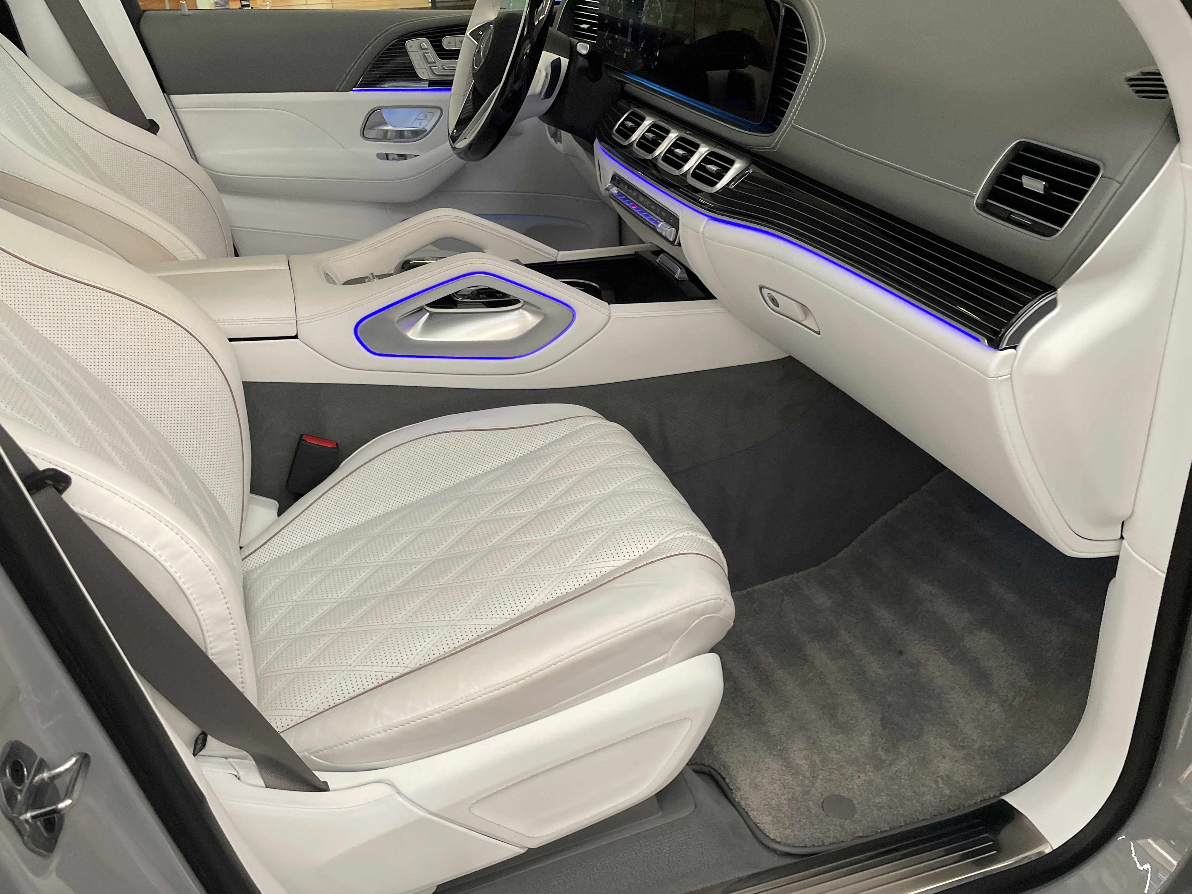 Certified 2025 Mercedes-Benz Maybach GLS 600 4MATIC image 51