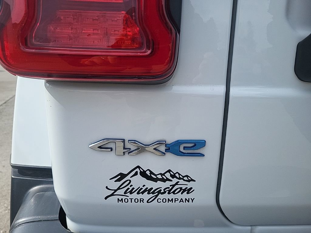 Used 2022 Jeep Wrangler Unlimited Sahara w/ Cold Weather Group image 5