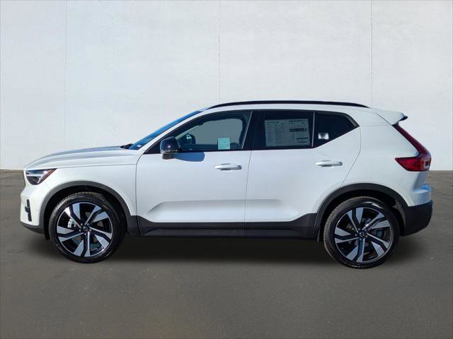 New 2026 Volvo XC40 B5 Ultra w/ Climate Package image 3