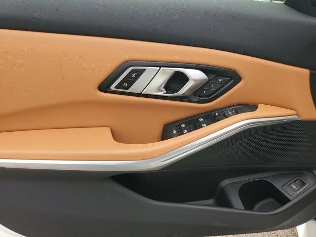 Used 2023 BMW 330i Sedan w/ M Sport Package RWD image 22