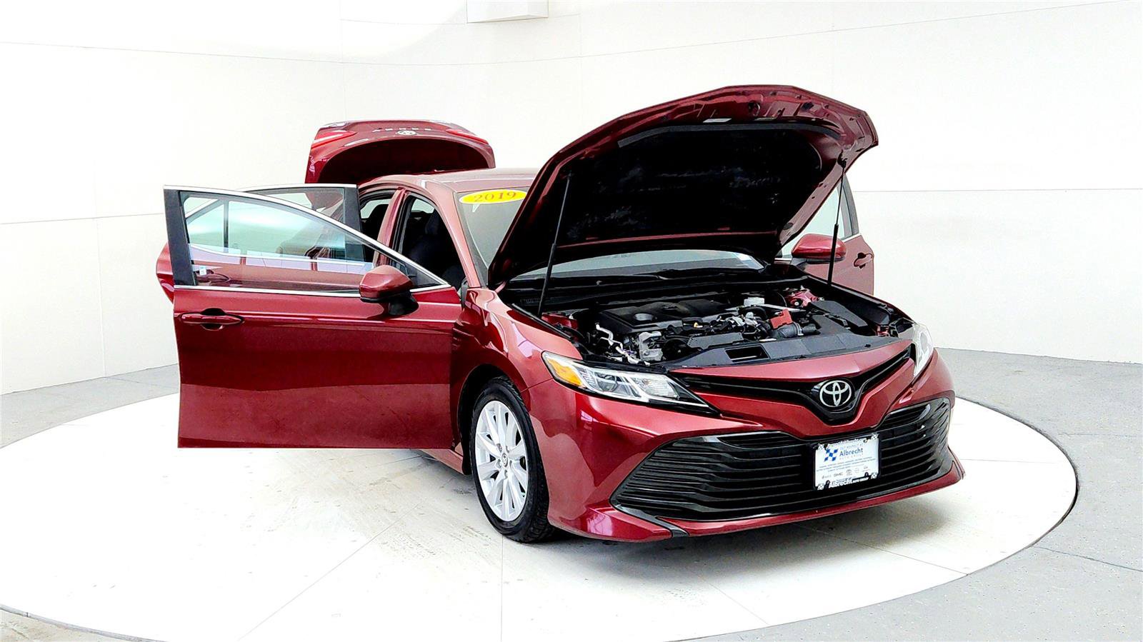 Used 2019 Toyota Camry LE w/ Carpet Mat Package image 9