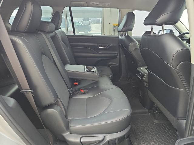 Used 2024 Toyota Grand Highlander XLE image 35