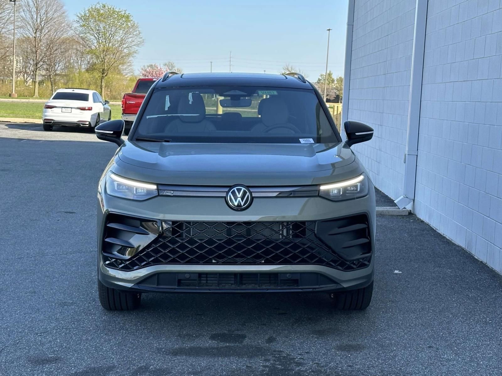 New 2026 Volkswagen Tiguan SE R-Line AWD/4WD image 9