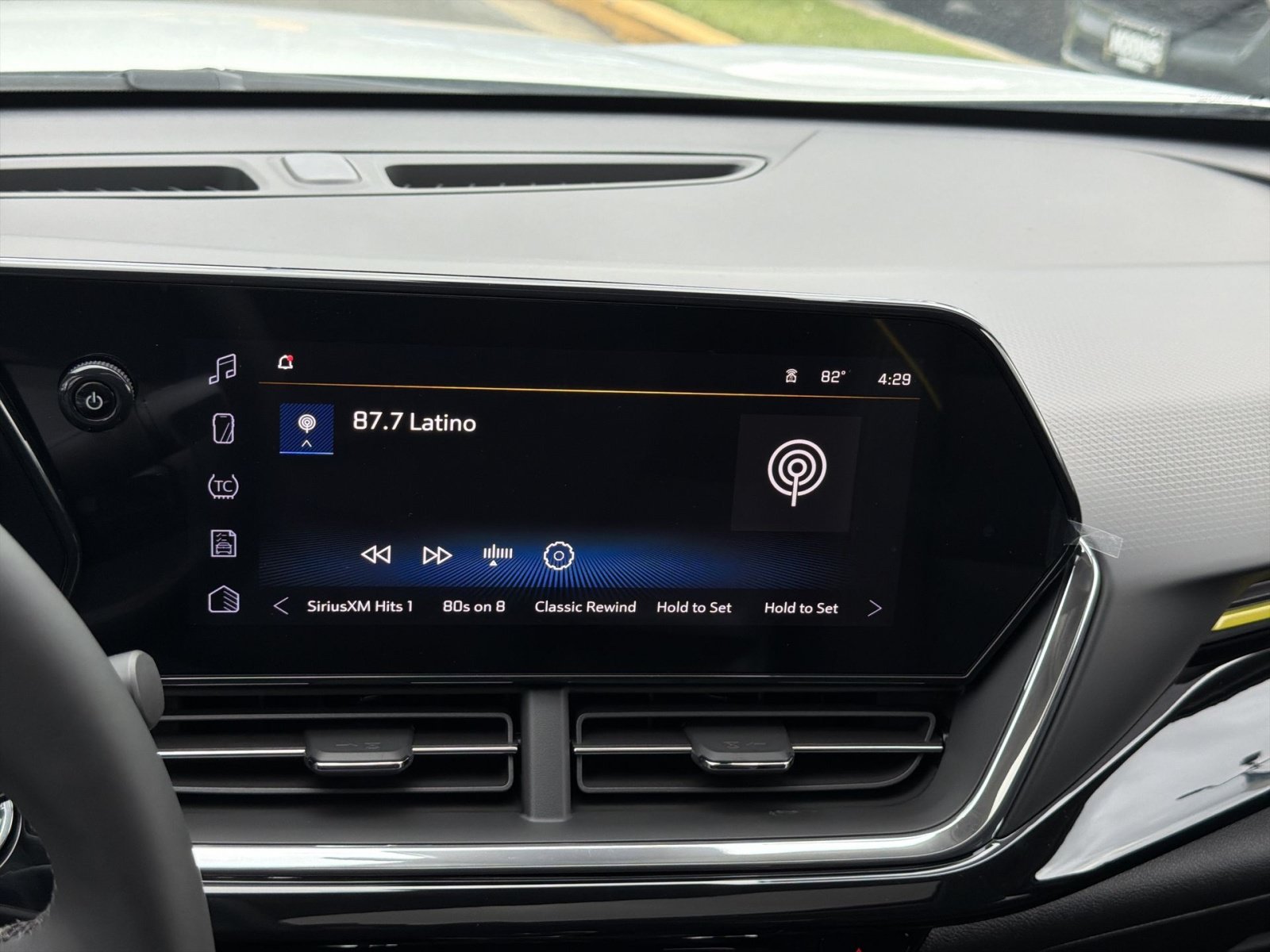 New 2026 Chevrolet Trax ACTIV w/ Sunroof Package FWD image 18
