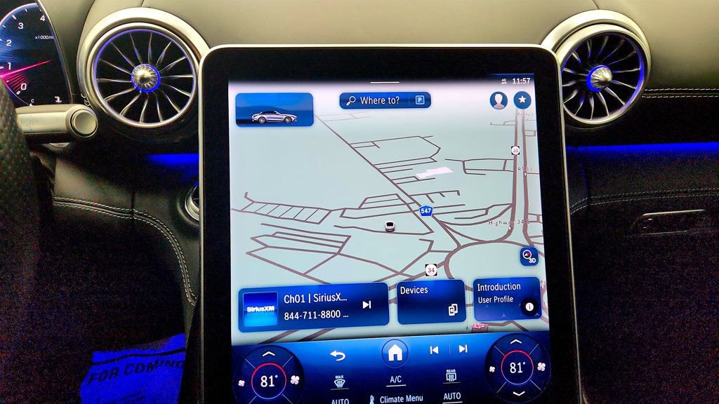 Used 2022 Mercedes-Benz SL 63 AMG 4MATIC w/ Driver Assistance Package image 16