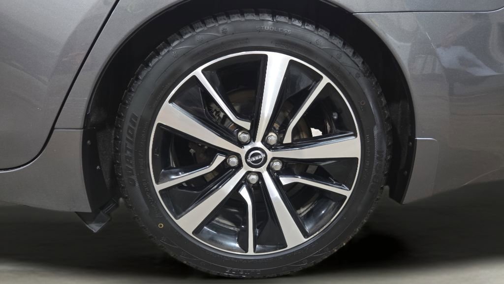 Used 2023 Nissan Maxima SL FWD image 31