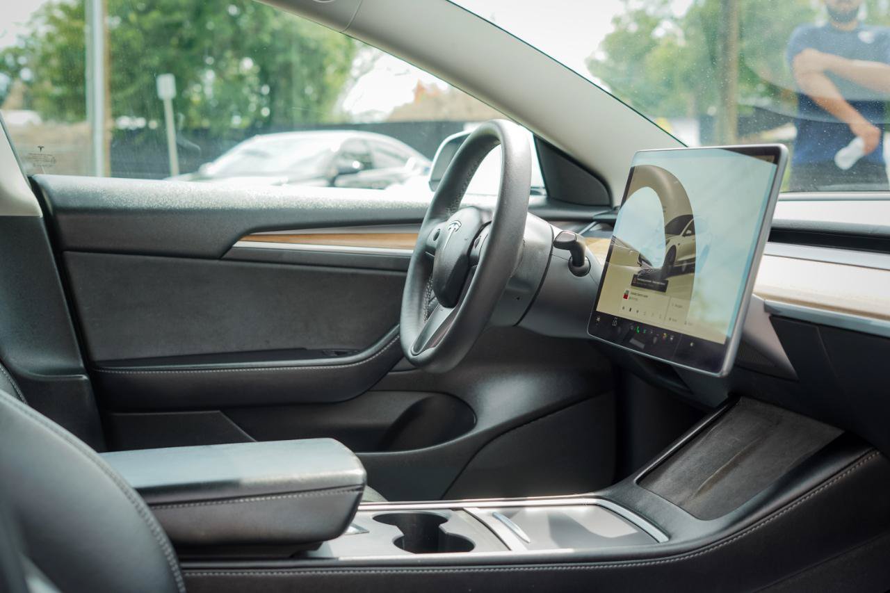Used 2022 Tesla Model 3 Long Range AWD/4WD image 11