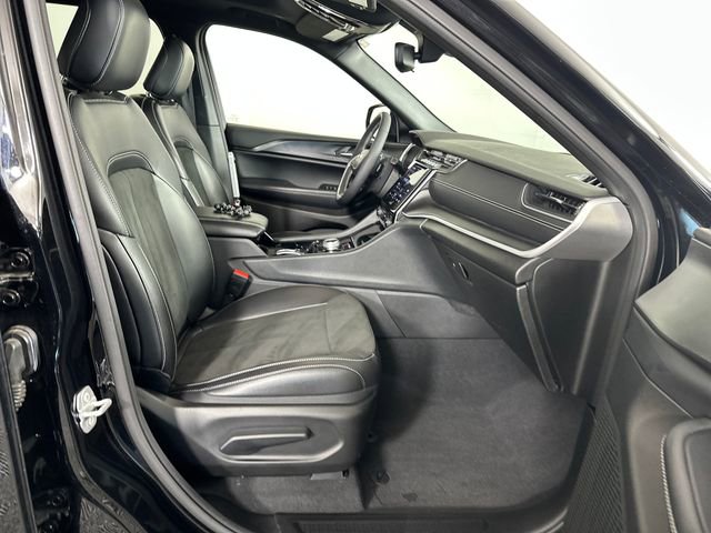 Used 2023 Jeep Grand Cherokee L Laredo image 29