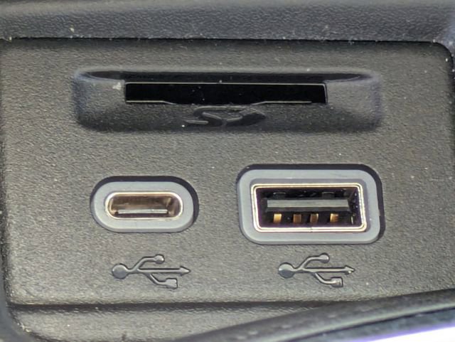 Used 2023 Buick Enclave Essence image 22