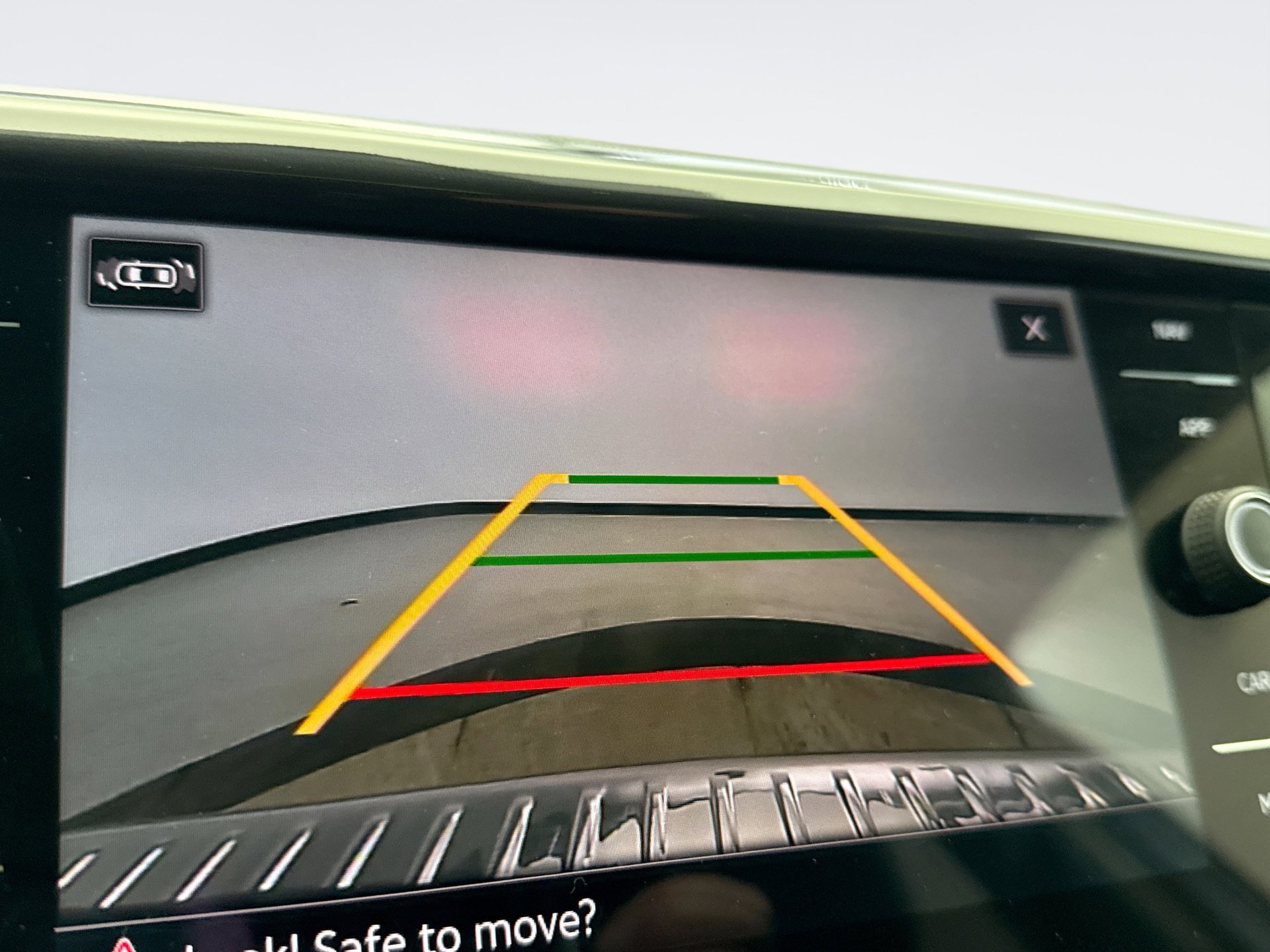 Used 2024 Volkswagen Taos SEL image 15