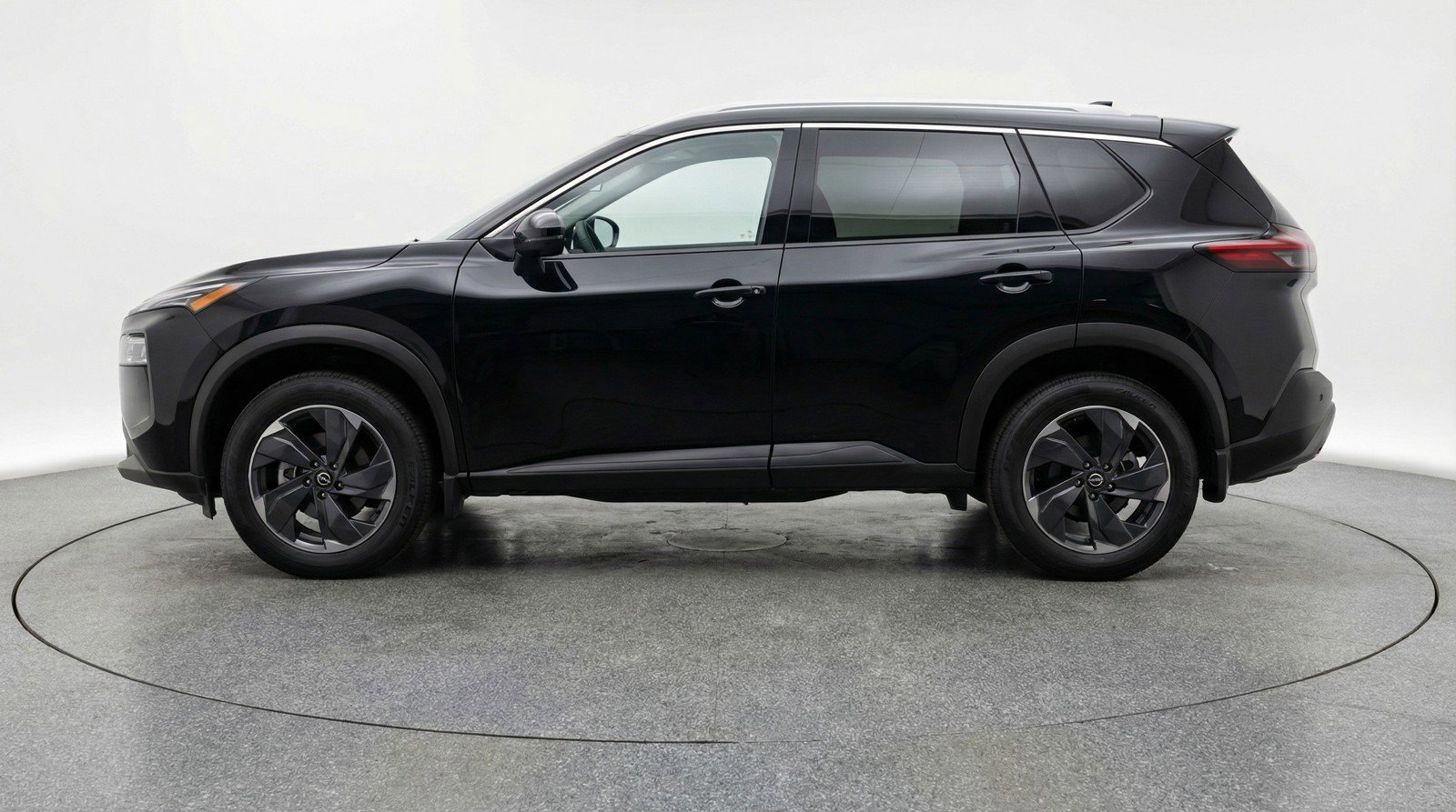 Used 2025 Nissan Rogue SV FWD image 5