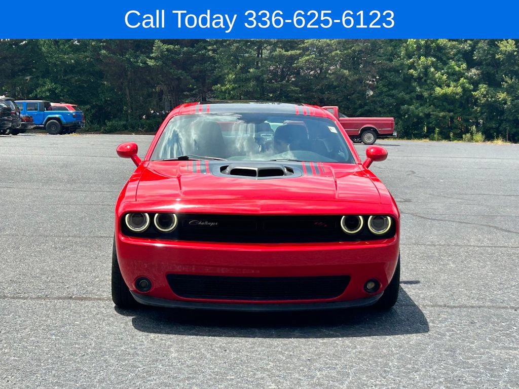 Used 2016 Dodge Challenger R/T RWD image 10