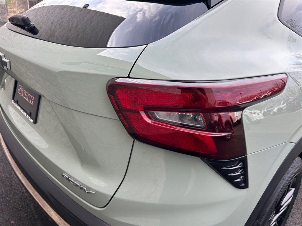 Used 2025 Chevrolet Trax ACTIV w/ Driver Confidence Package image 16