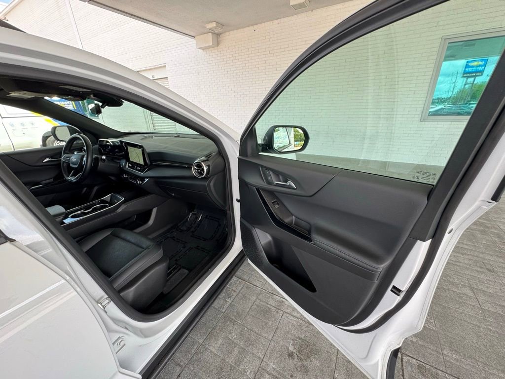 Used 2025 Chevrolet Equinox LT w/ Convenience Package II AWD/4WD image 15
