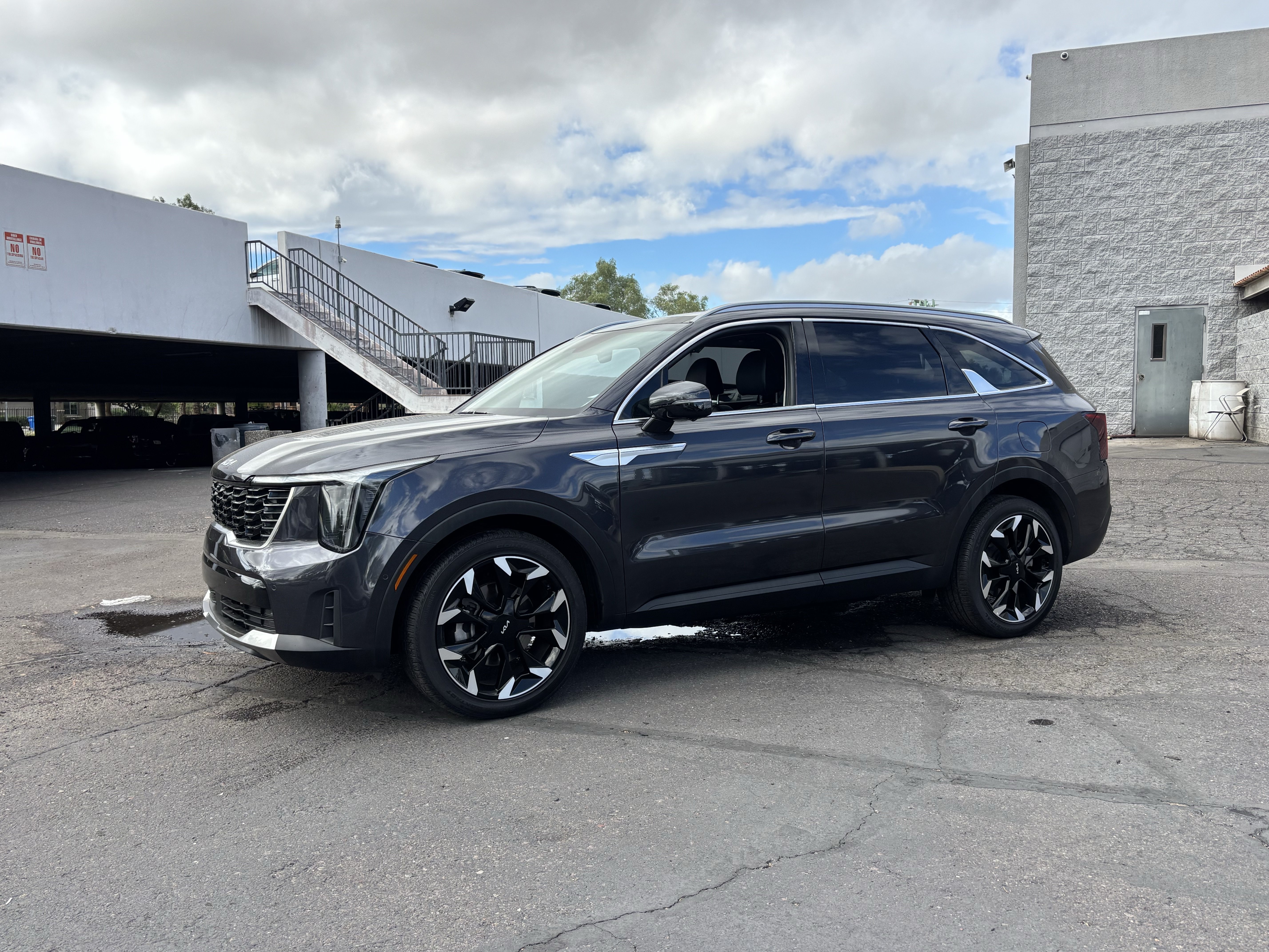 Used 2025 Kia Sorento SX FWD image 6
