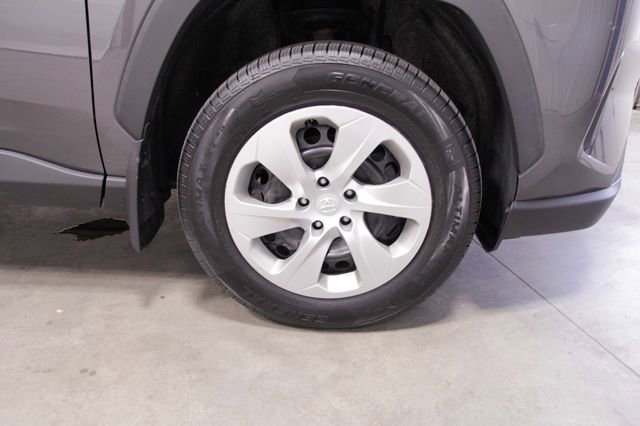 Used 2021 Toyota RAV4 LE AWD/4WD image 11