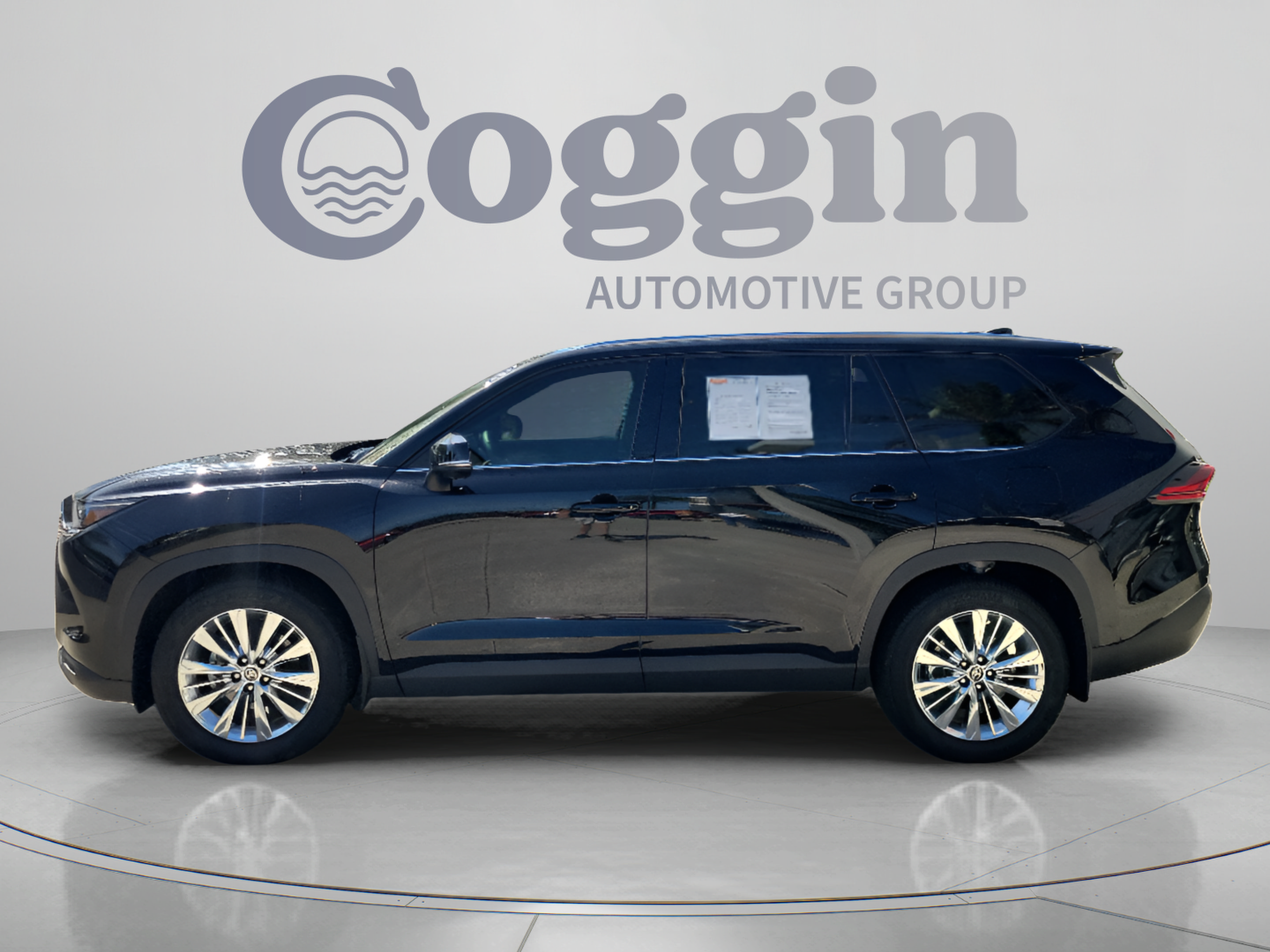 Certified 2025 Toyota Grand Highlander AWD image 2