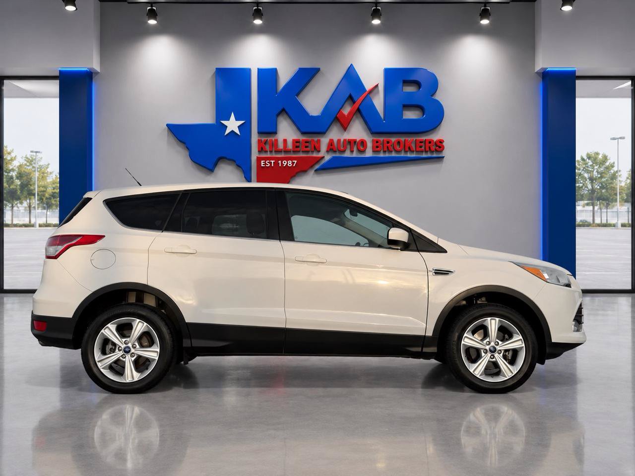 Used 2014 Ford Escape SE FWD image 2