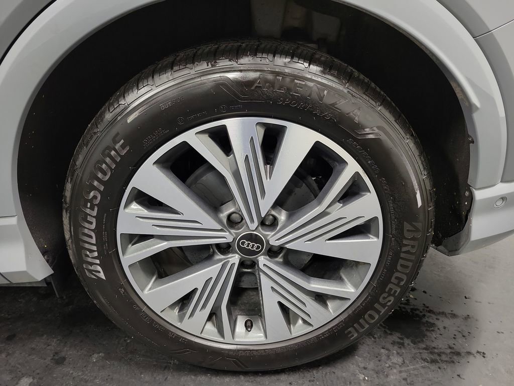 Used 2023 Audi Q4 e-tron Premium Plus image 10