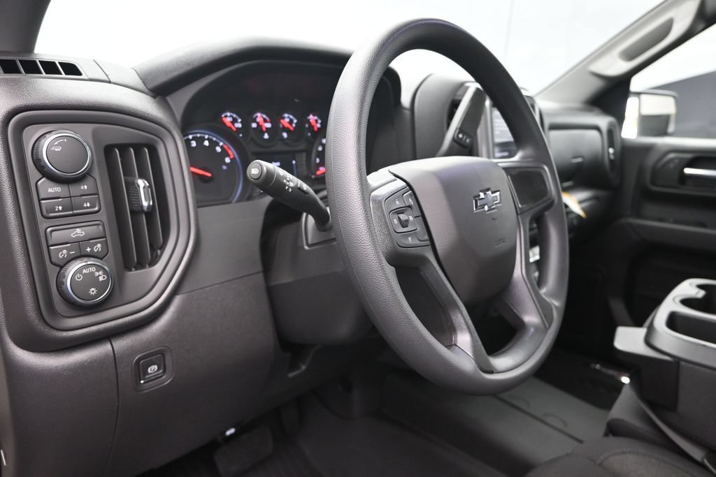 New 2026 Chevrolet Silverado 1500 Custom Trail Boss w/ LPO, Dark Essentials Package AWD/4WD image 12