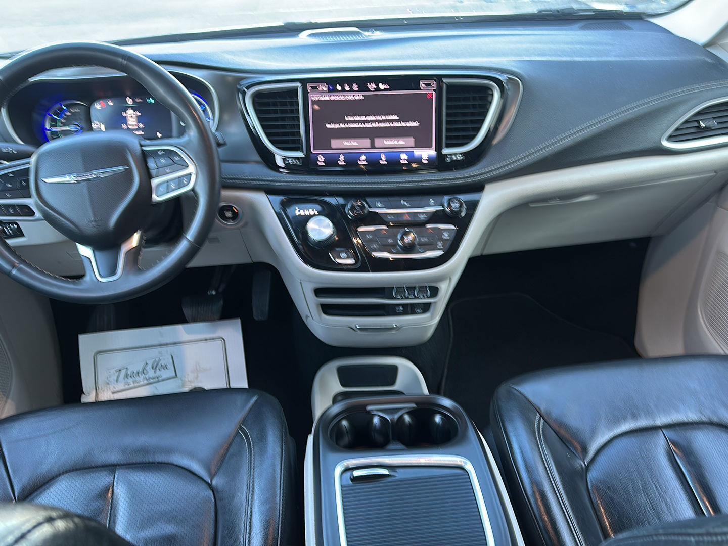 Used 2022 Chrysler Pacifica Touring-L image 13