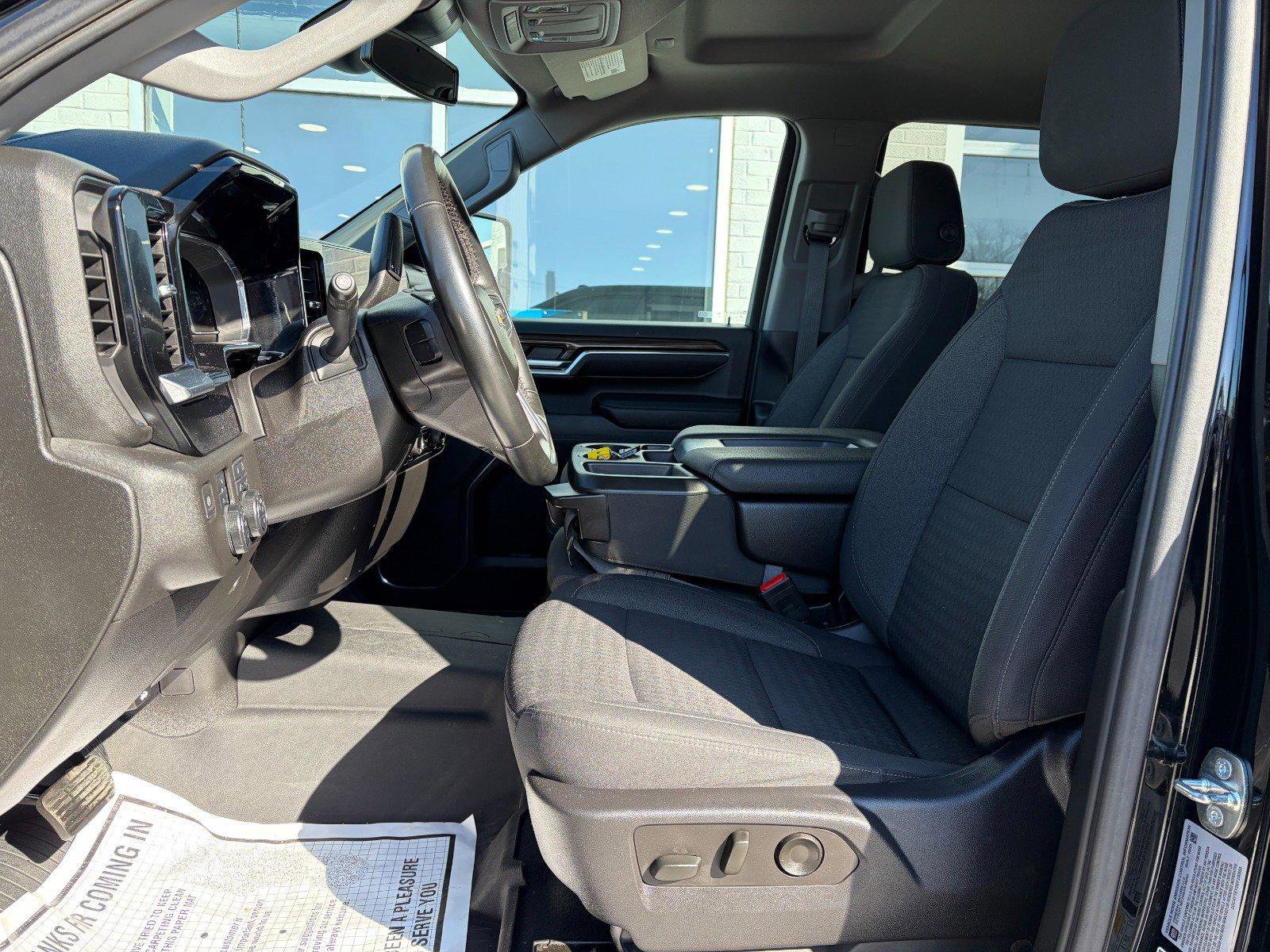 Used 2024 Chevrolet Silverado 3500 LT w/ Convenience Package image 8