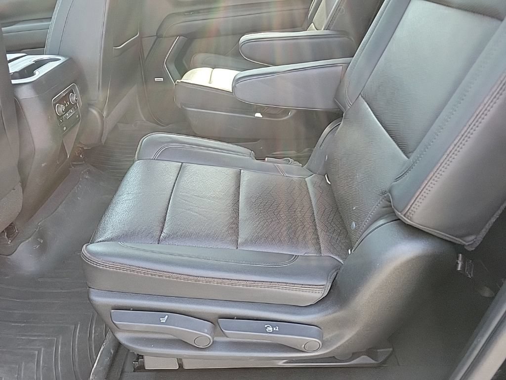Used 2021 Chevrolet Suburban High Country w/ Premium Package AWD/4WD image 8