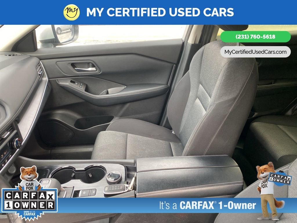 Used 2025 Nissan Rogue SV image 18