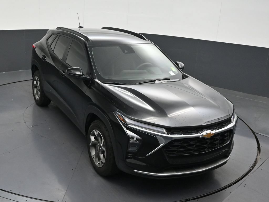 Used 2025 Chevrolet Trax LT FWD image 21