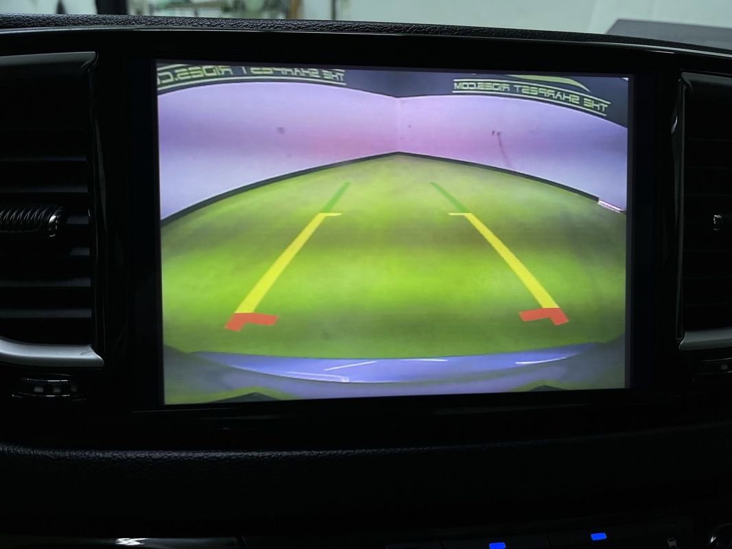 Used 2021 Chrysler Pacifica Touring-L image 20