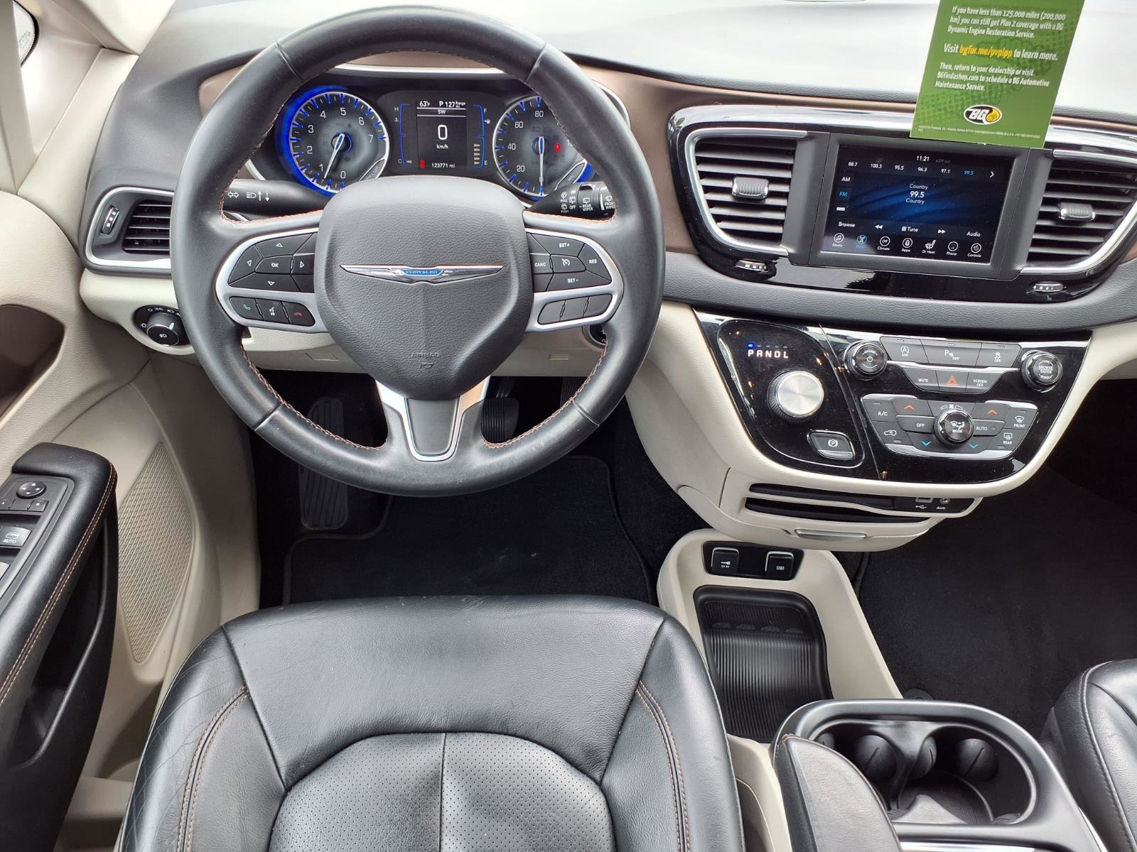 Used 2018 Chrysler Pacifica Touring-L w/ Tire & Wheel Group FWD image 6