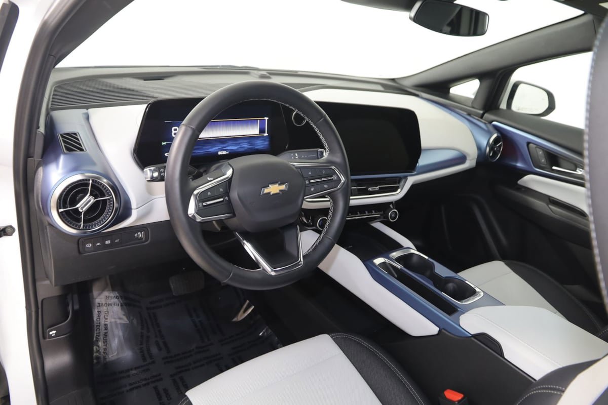 Used 2025 Chevrolet Equinox EV LT FWD image 26