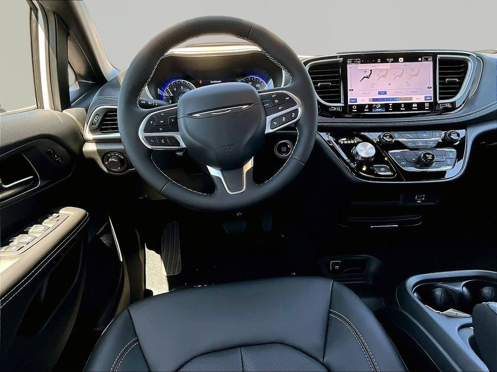 New 2027 Chrysler Pacifica Select w/ Family Tech Group AWD/4WD image 9