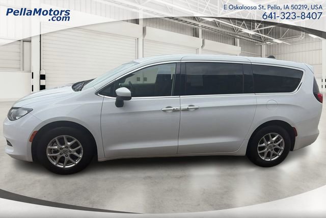 Used 2023 Chrysler Voyager LX FWD image 6