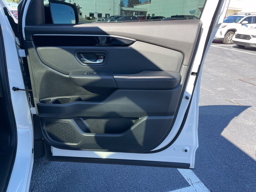 Certified 2025 Honda Pilot Touring image 29
