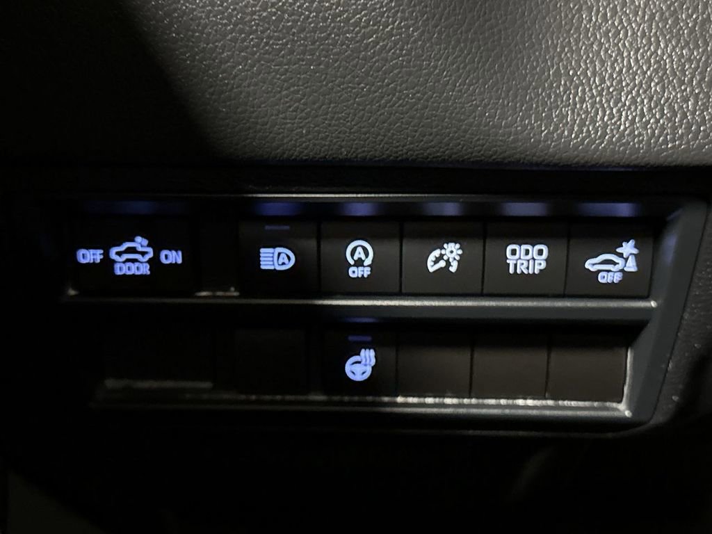 Used 2024 Toyota Tundra Limited image 18