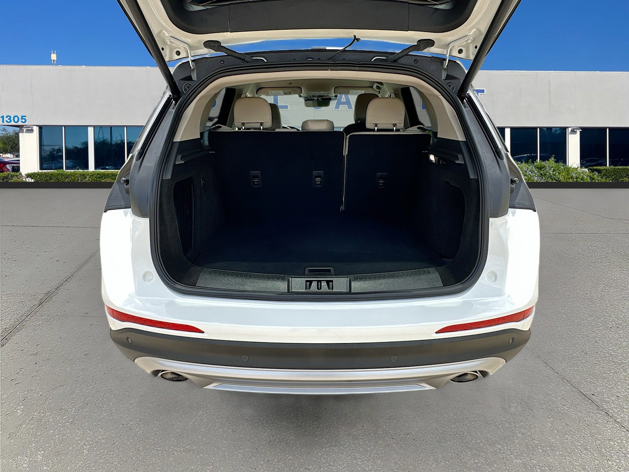 Used 2025 Lincoln Corsair Reserve FWD image 25