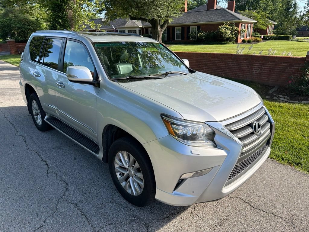 Used 2017 Lexus GX 460 Premium w/ Premium Package AWD/4WD image 2