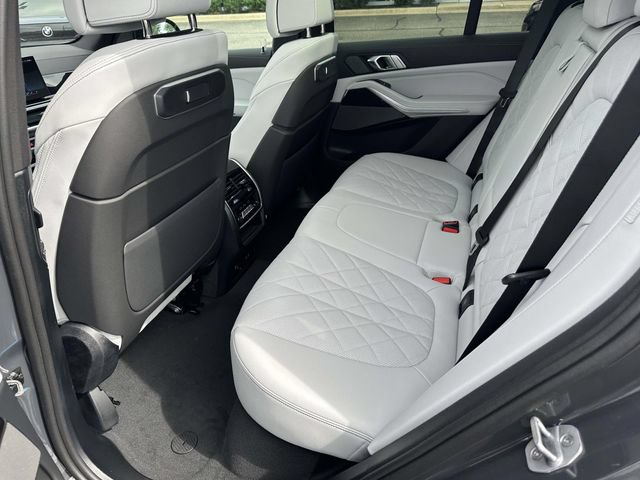 New 2026 BMW X5 xDrive40i w/ M Sport Package AWD/4WD image 8