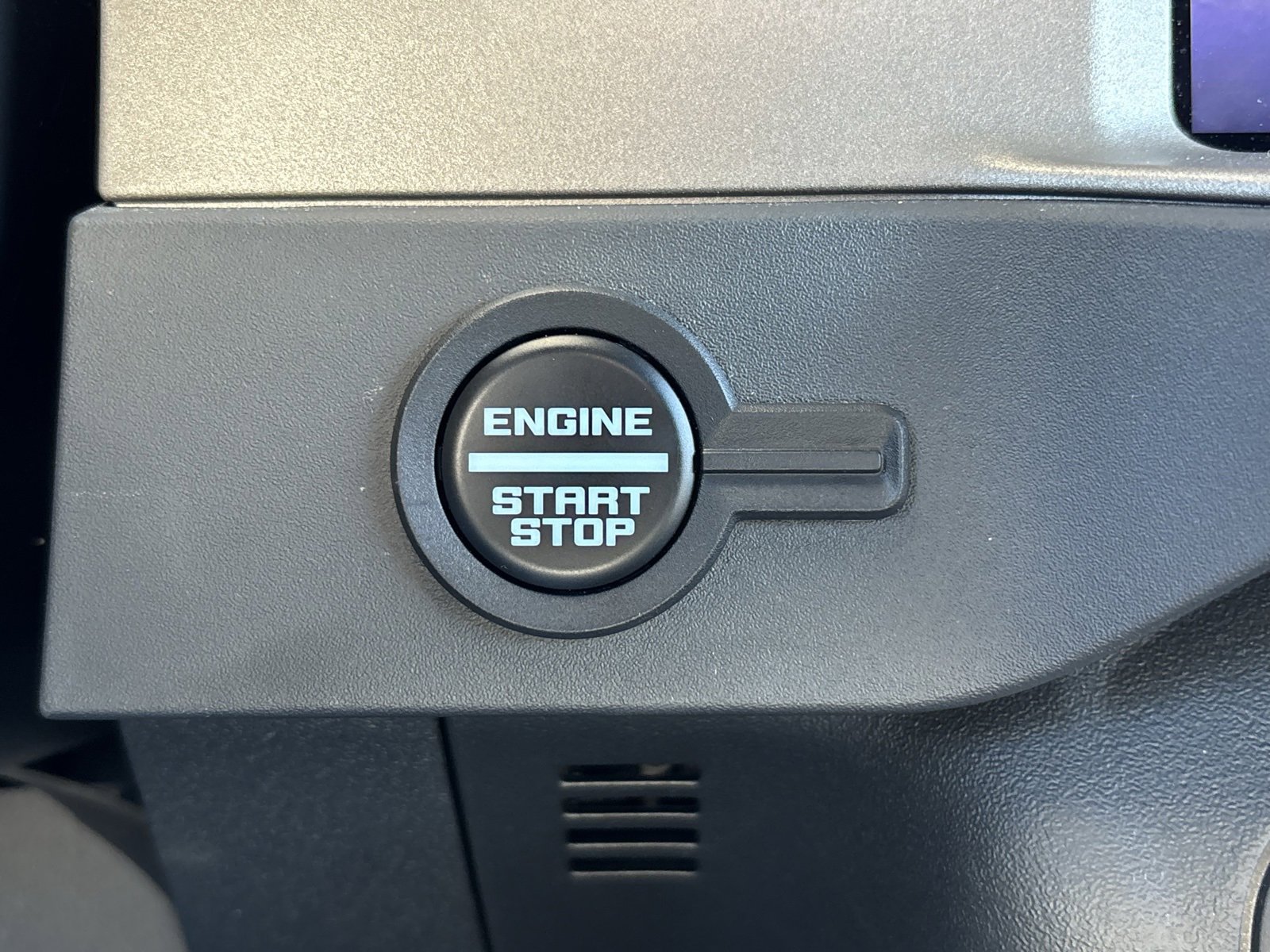 Used 2025 Ford Bronco Outer Banks image 9