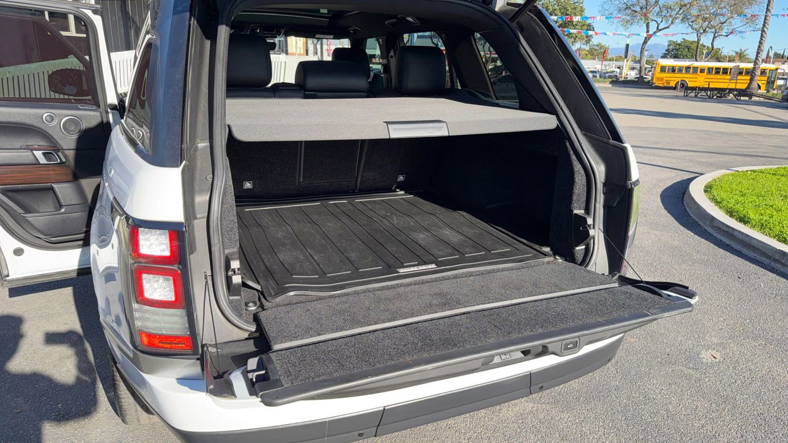 Used 2017 Land Rover Range Rover image 34