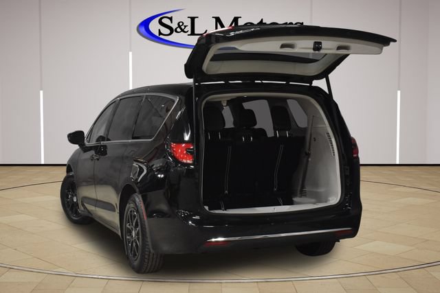 Certified 2024 Chrysler Pacifica Touring-L FWD image 21